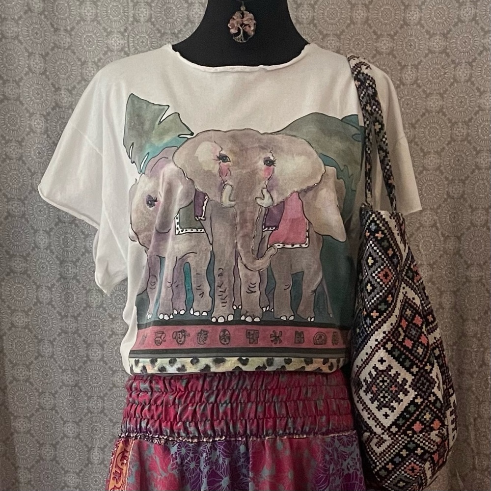 Vintage Tigre Lis by Karen Justice Elephant Graphic Tee
